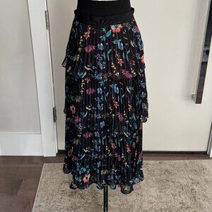 AMUR Louella Pleated Tier Skirt in Black Dreamy Wildflower